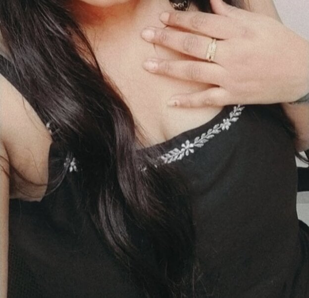 pratiksha_prisi Chatroom