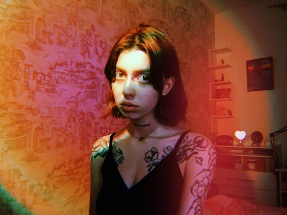 prettybones Chatroom