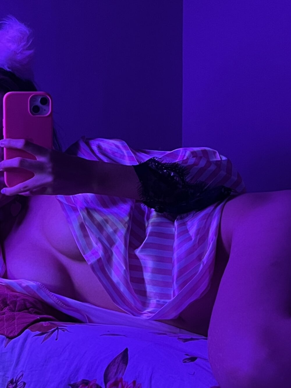 privsloirinha Chatroom