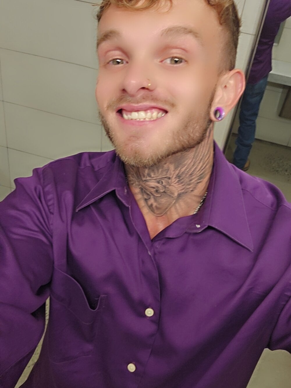 proudleg_223 Chatroom