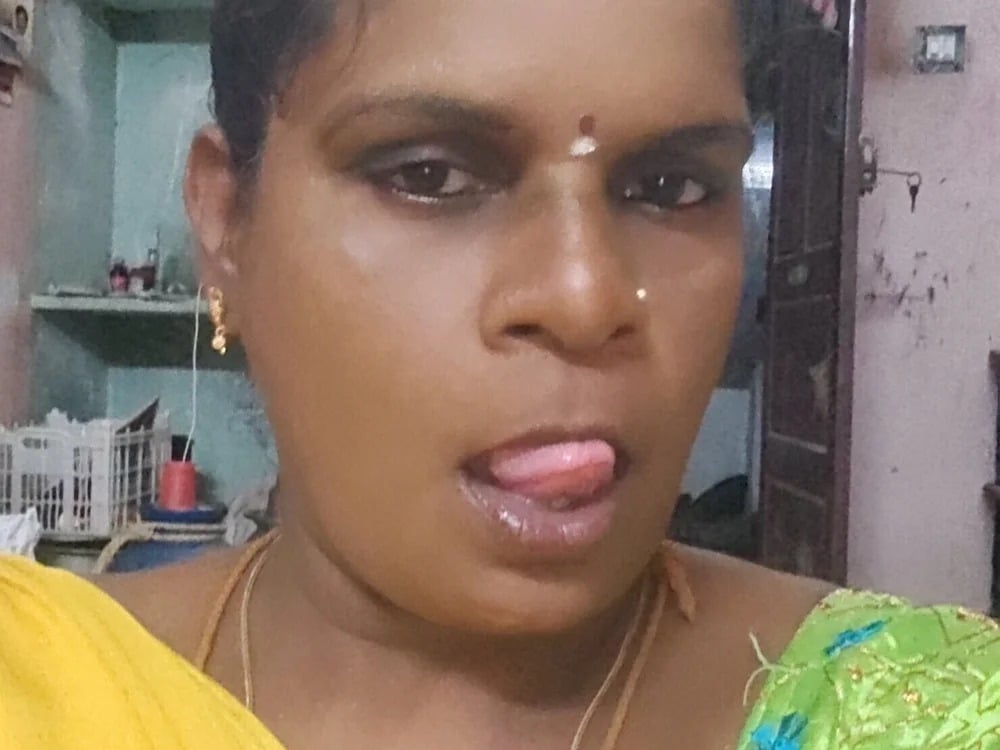 qeenmathi Chatroom