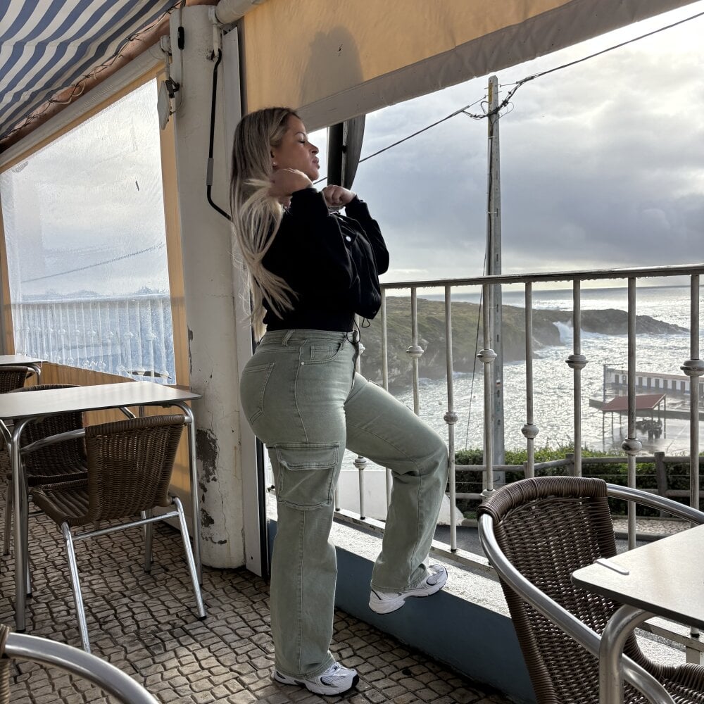 rebecaecalebe Chatroom