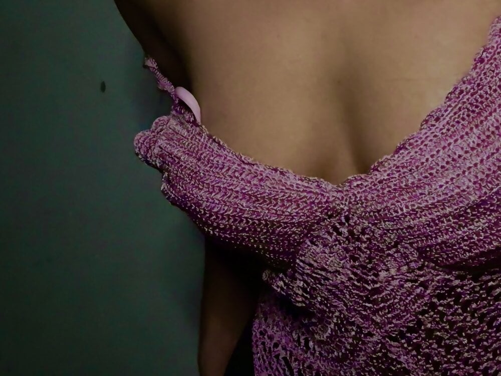 redruby_xoxo Chatroom