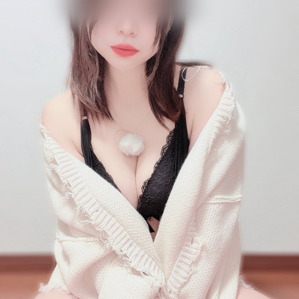 reina_00121 Webcam Profile Picture reina_00121 Chatroom
