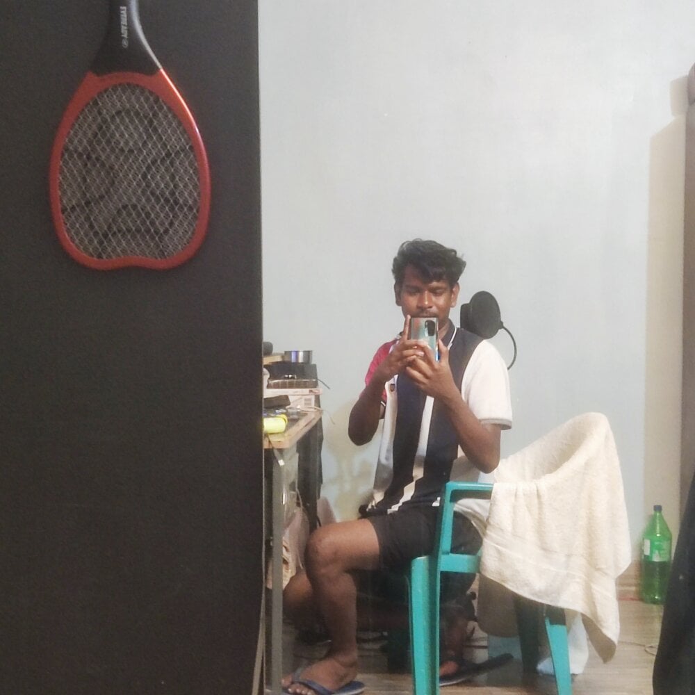 richardjames95 Webcam Profile Picture richardjames95 Chatroom