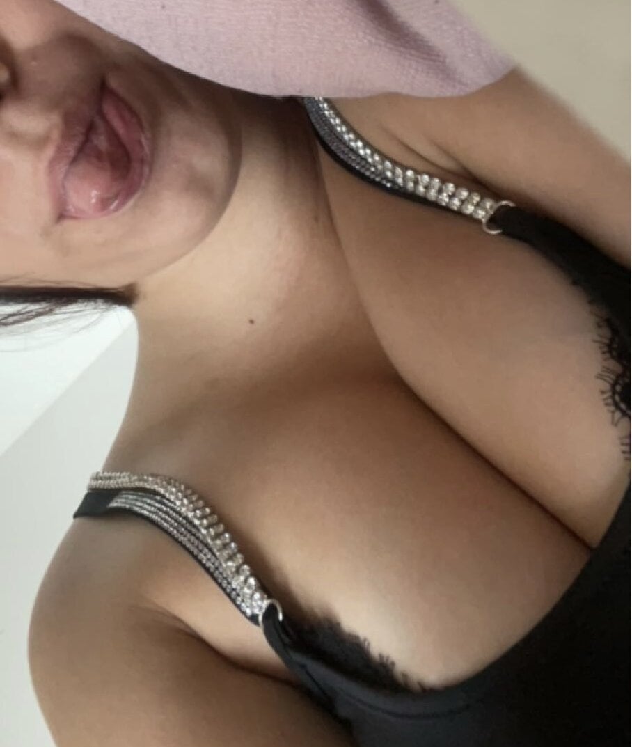 rinalanight Chatroom