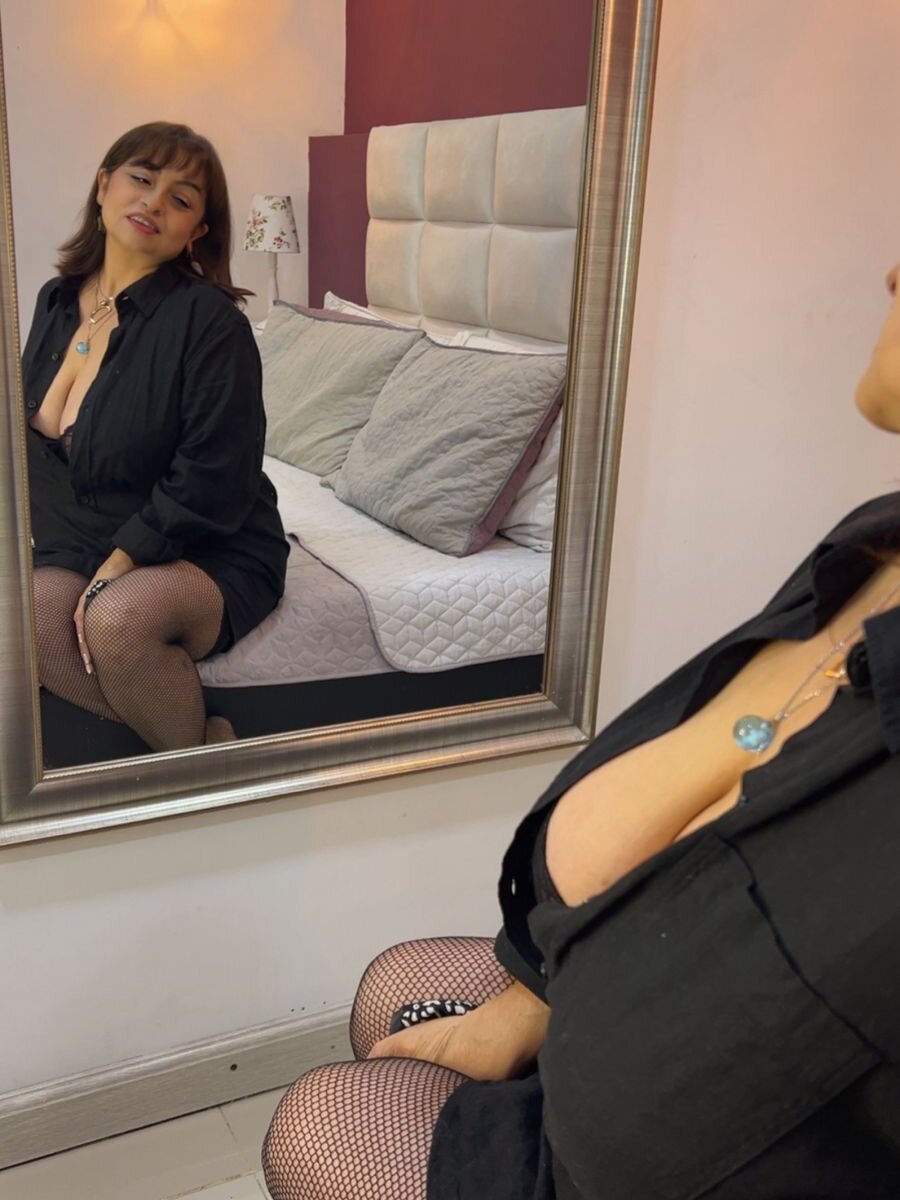 roxanamilf_ Chatroom