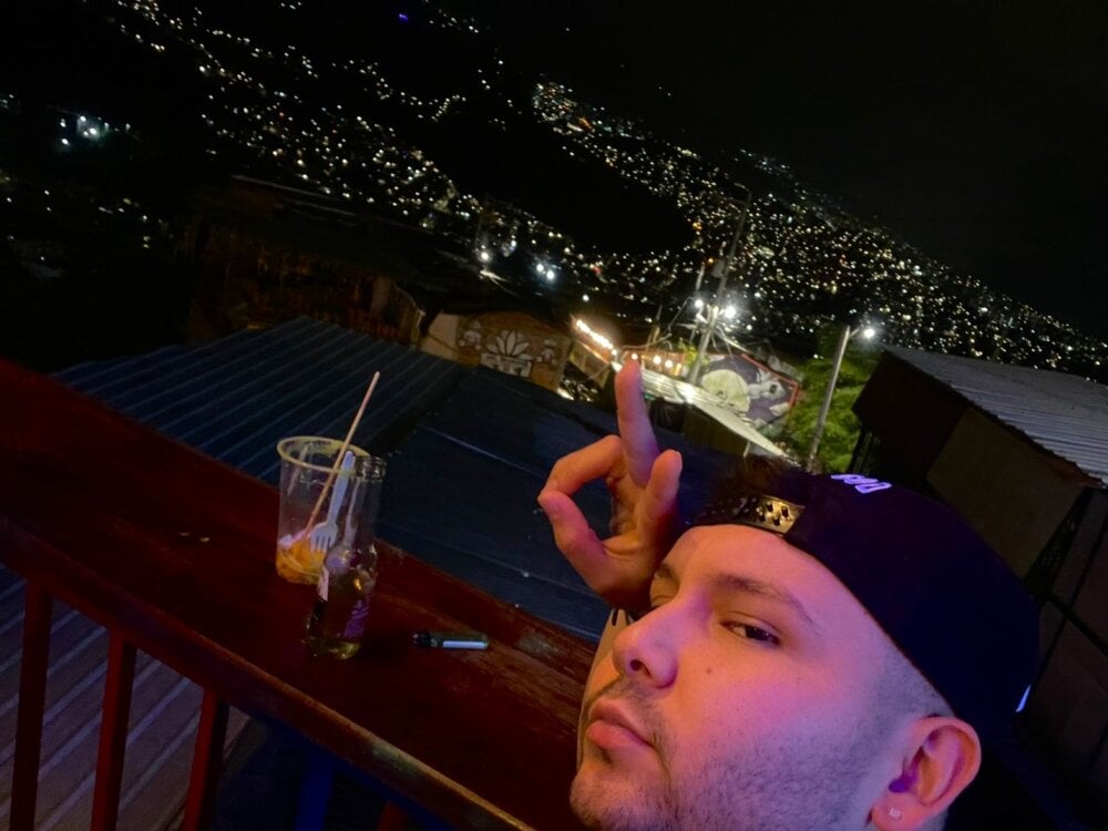 salvatore_sexy Chatroom