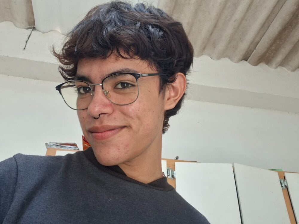 sam_sexy0106 Chatroom