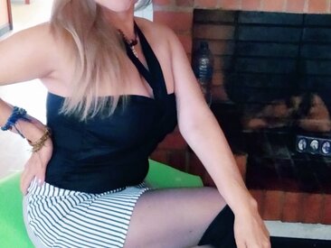 samantha-mature