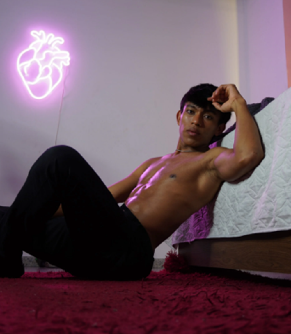 santinaughty Chatroom