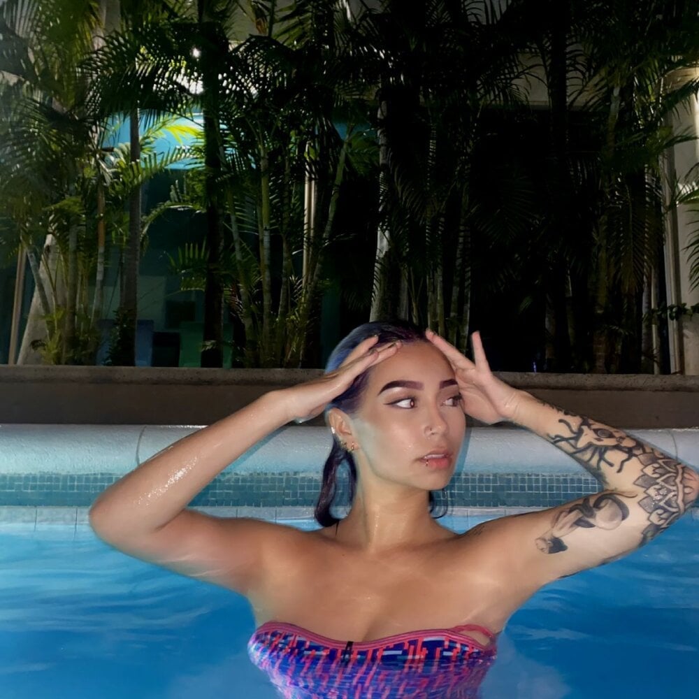 saoryxnsake18 Chatroom