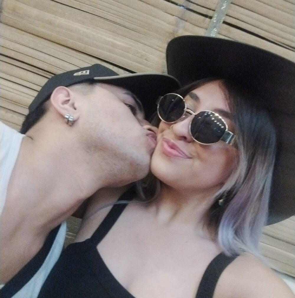 sara_and_jhon Chatroom