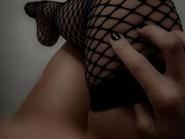 sara-ass69