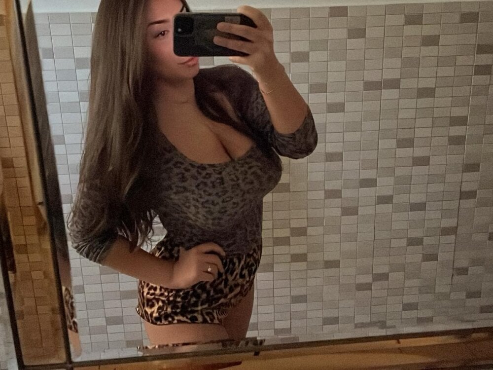 sarafragale Chatroom