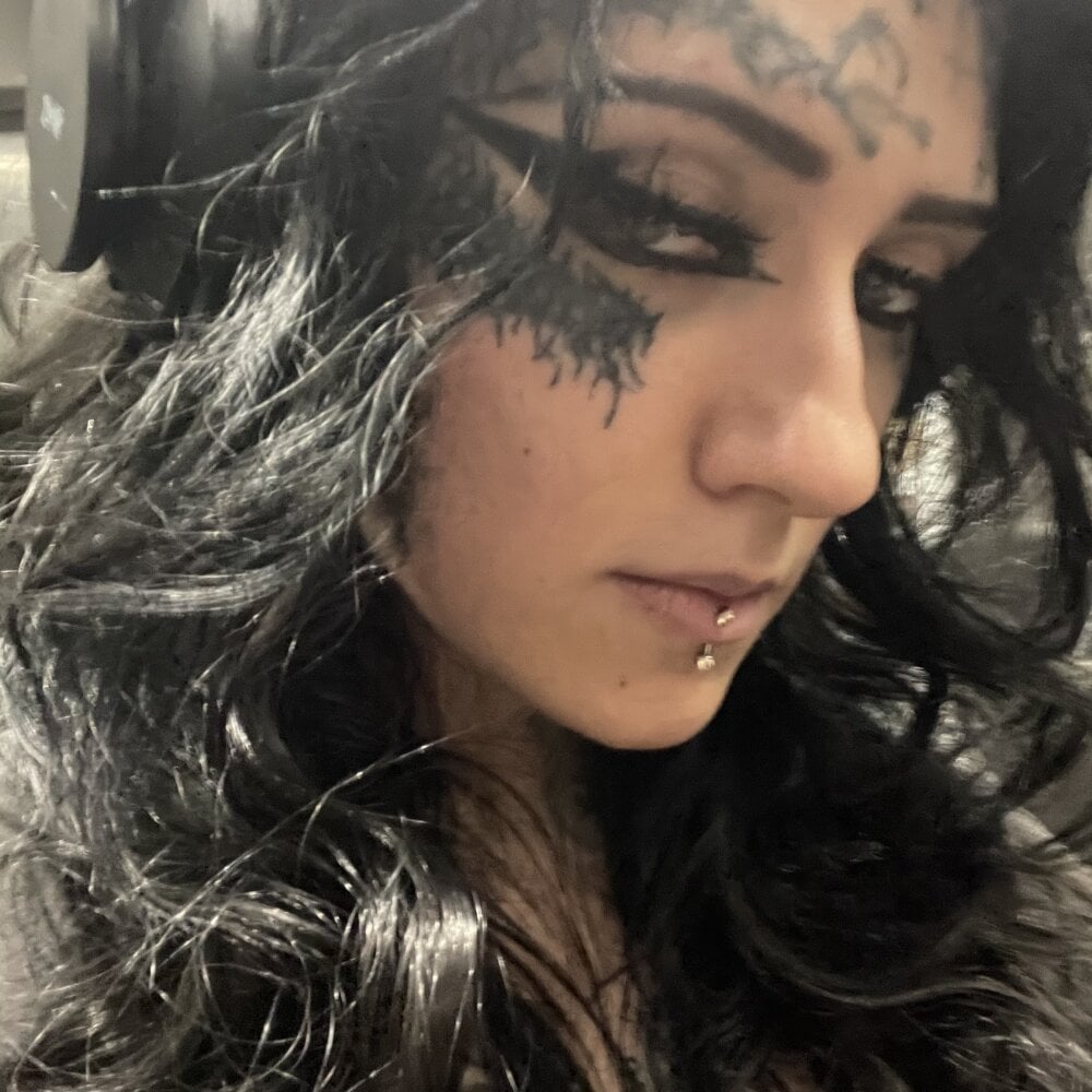 satanskitten999 Chatroom