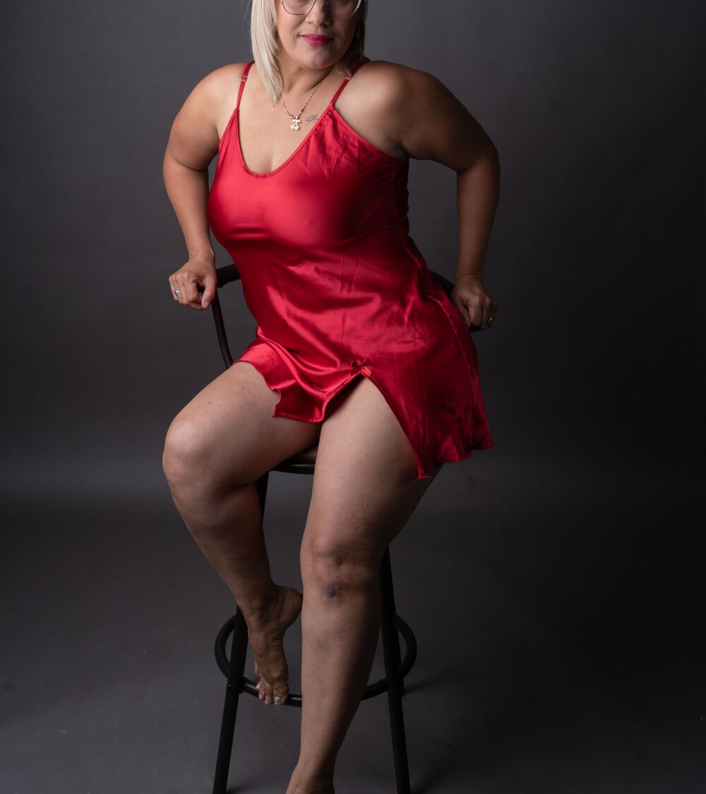 scarlet_milf_ Chatroom