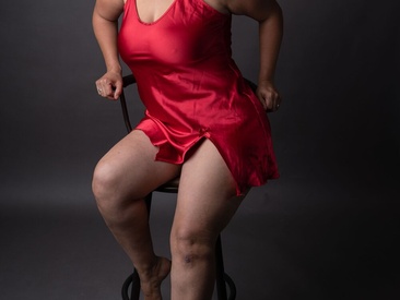 scarlet-milf