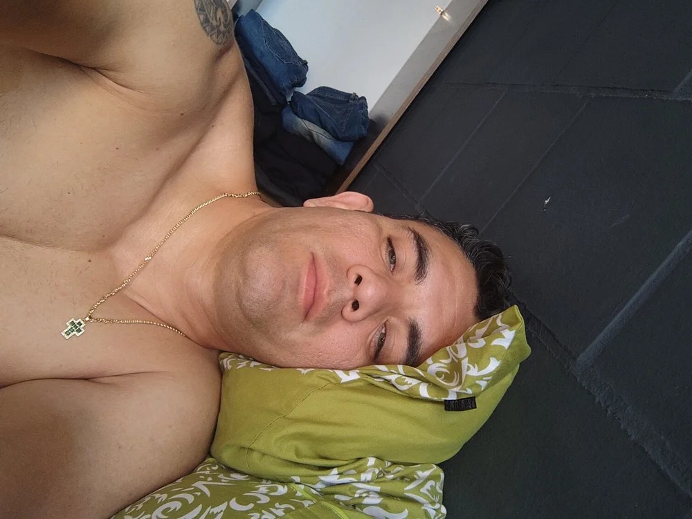 sebas34_33 Chatroom