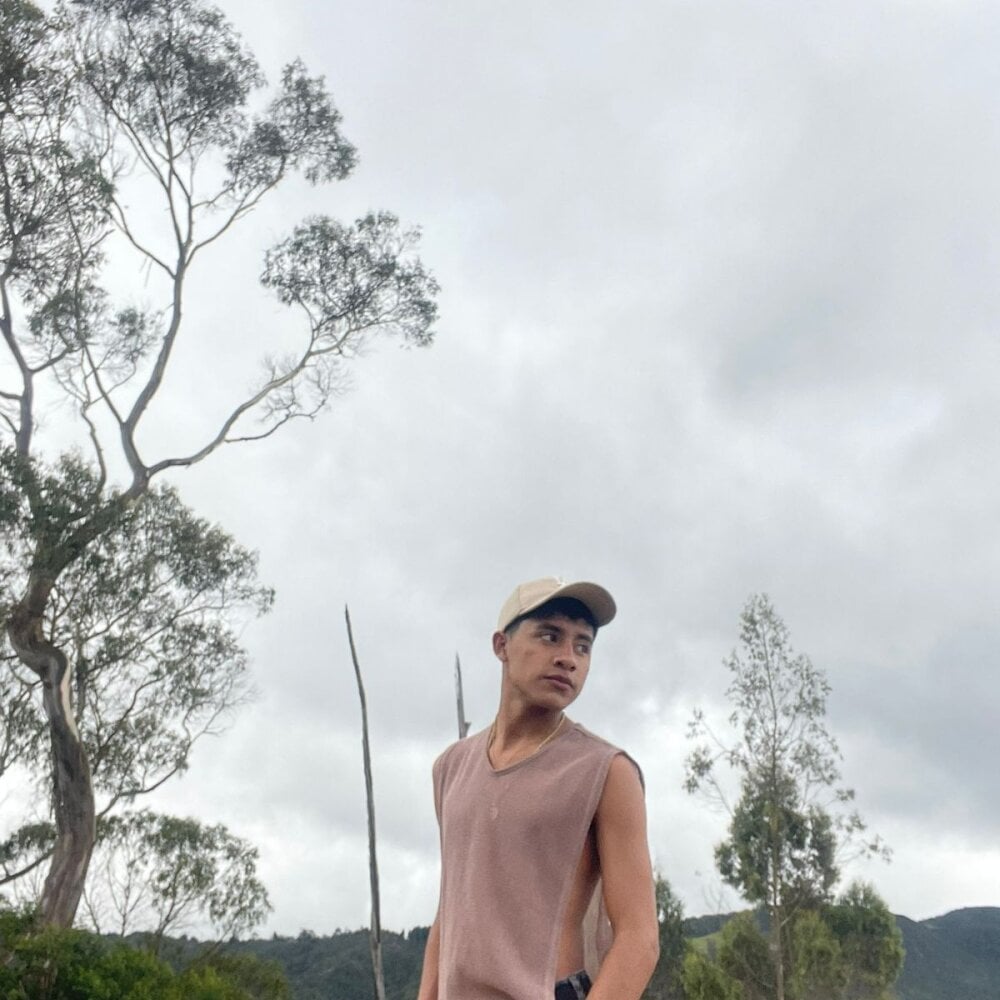sebas_boys577 Chatroom
