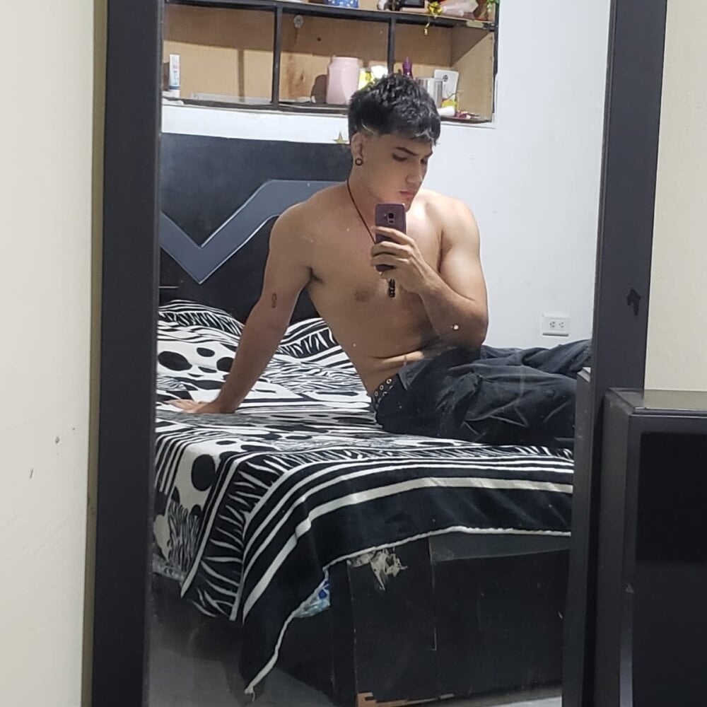 sebastian_jhonson Chatroom