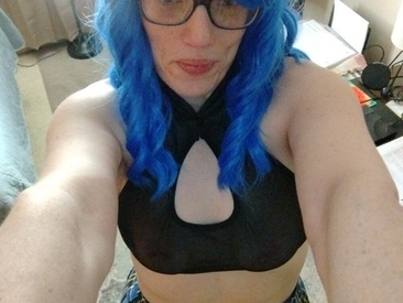 sexiebabi8's Offline Webcam sexiebabi8