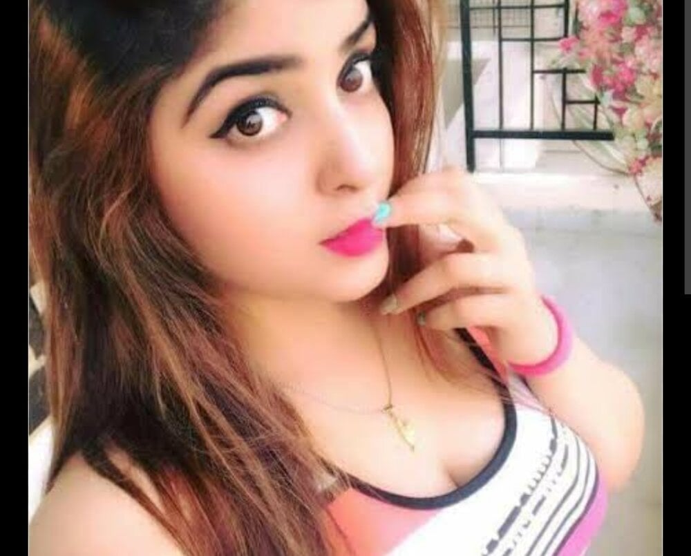 sexy-sukriti Chatroom