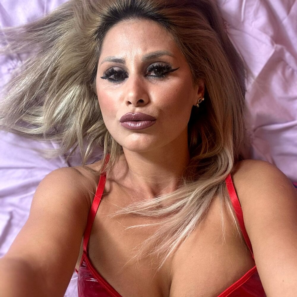 sexy_blondi Chatroom
