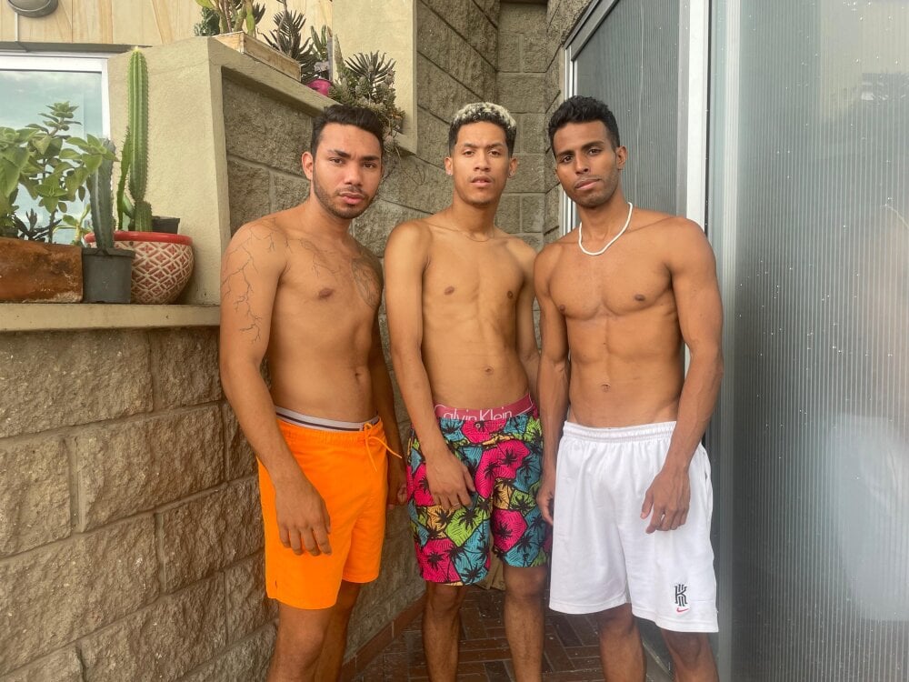 sexy_hot_latinos Chatroom