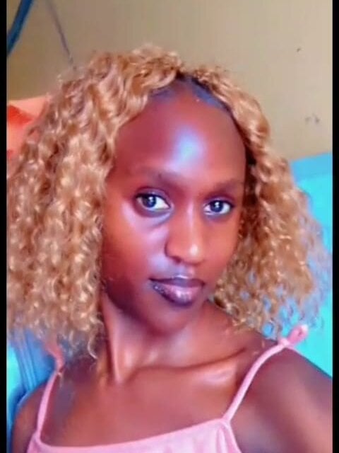 sexy_milfTia Chatroom