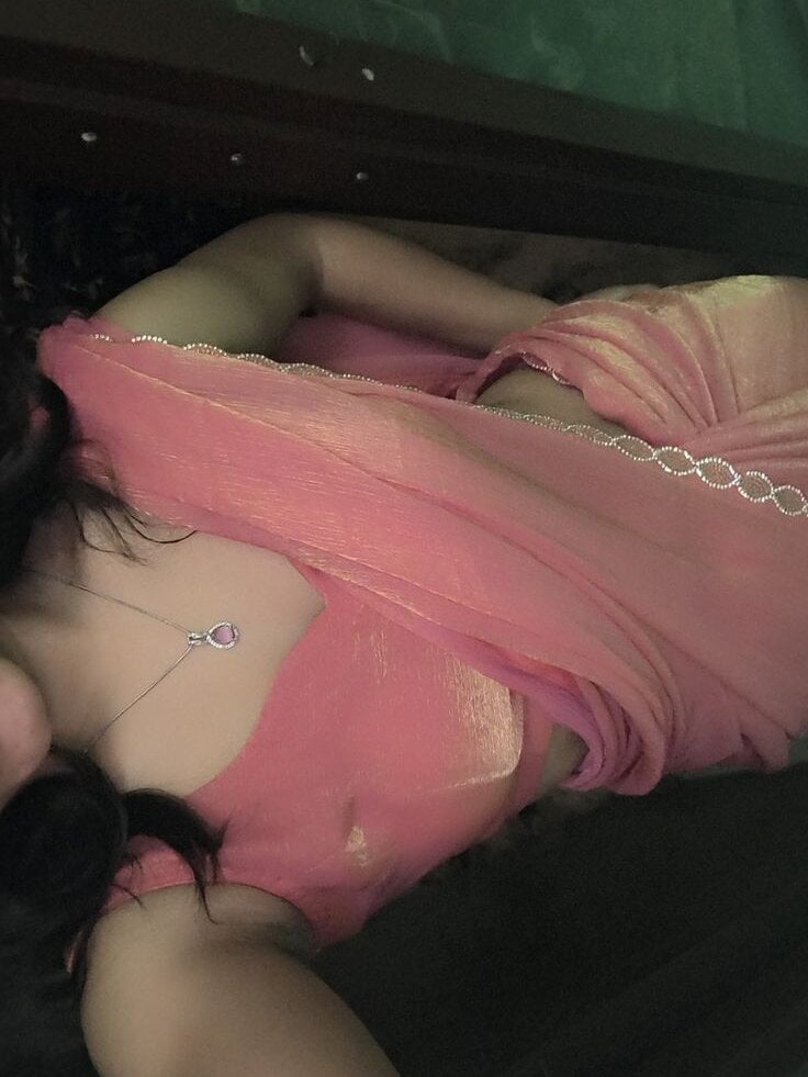 sexy_zoya_khan Chatroom