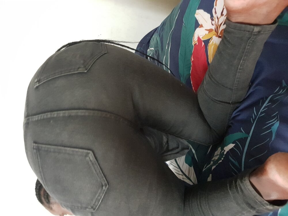 sexybootilicious Chatroom