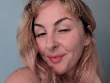sexylittlefriend's Live Webcam sexylittlefriend