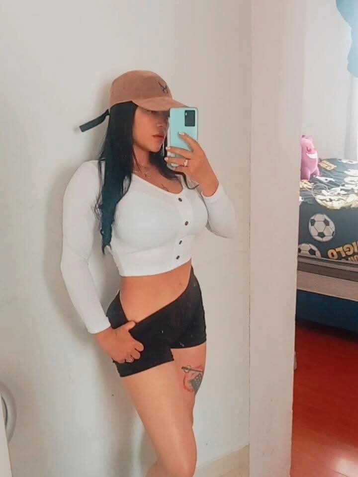 shara_rios Chatroom