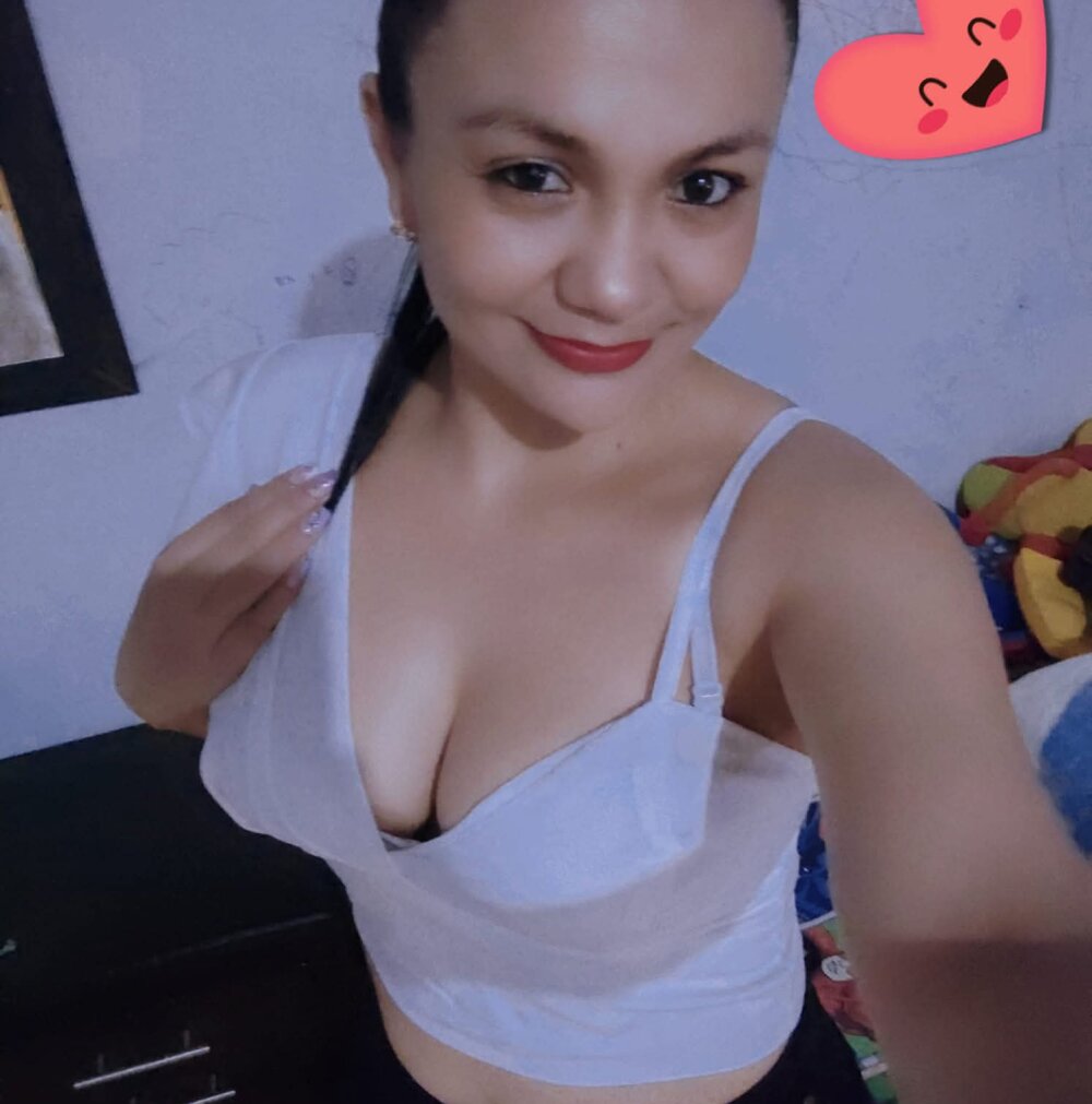 skarlet_16 Webcam Profile Picture skarlet_16 Chatroom