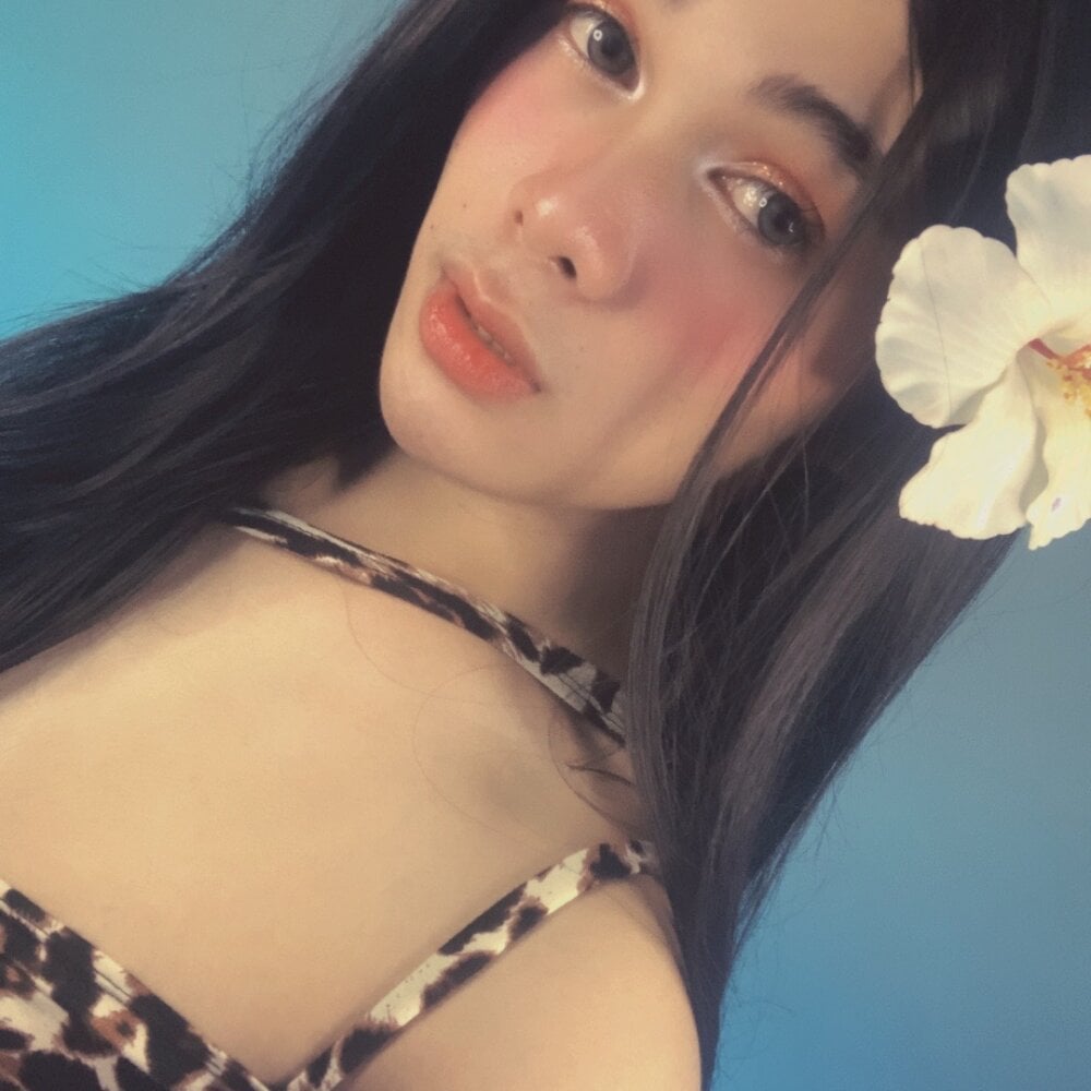 sluttyLeila Chatroom