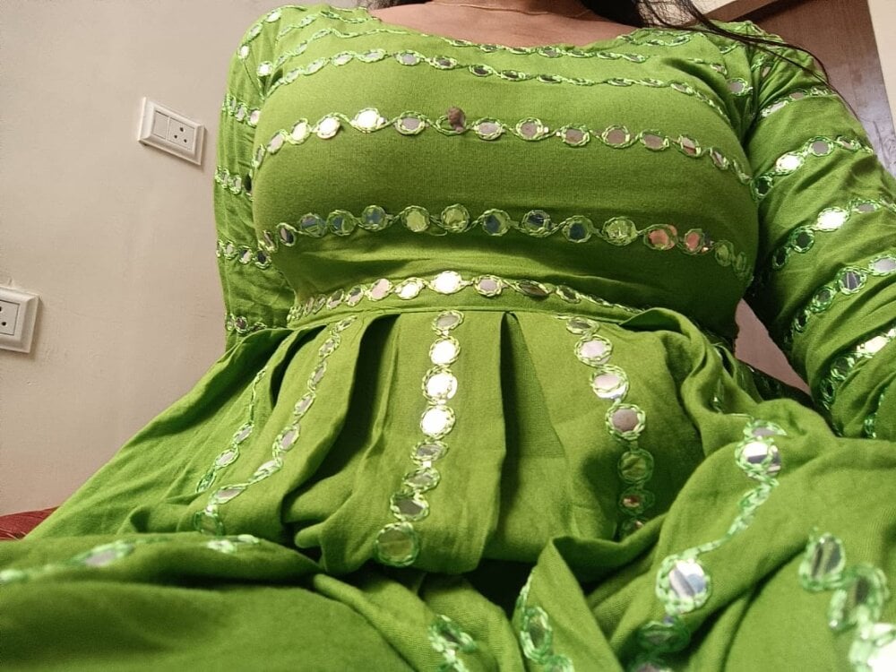 soni_yhakur Chatroom