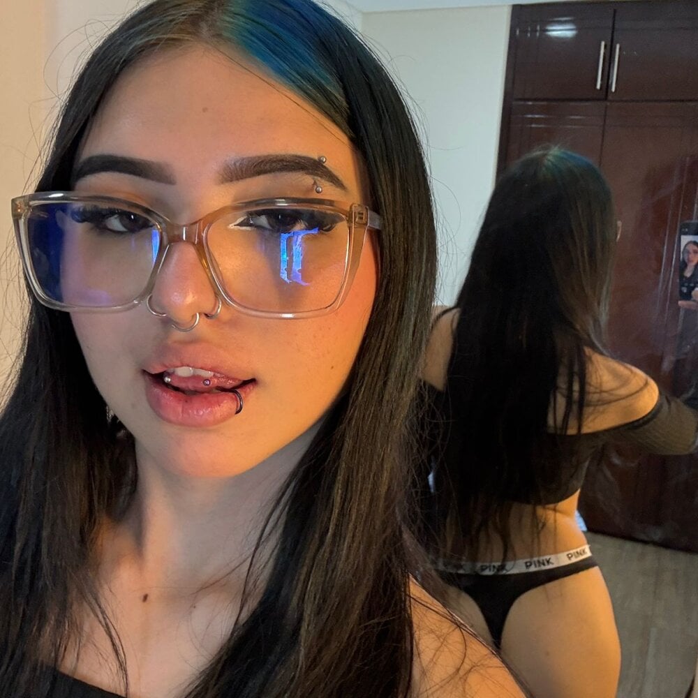 sthephanyandmegan Chatroom