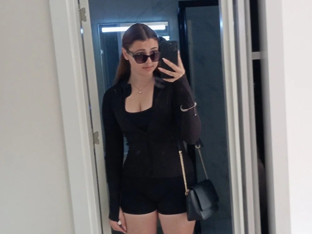 sylvia_a Chatroom