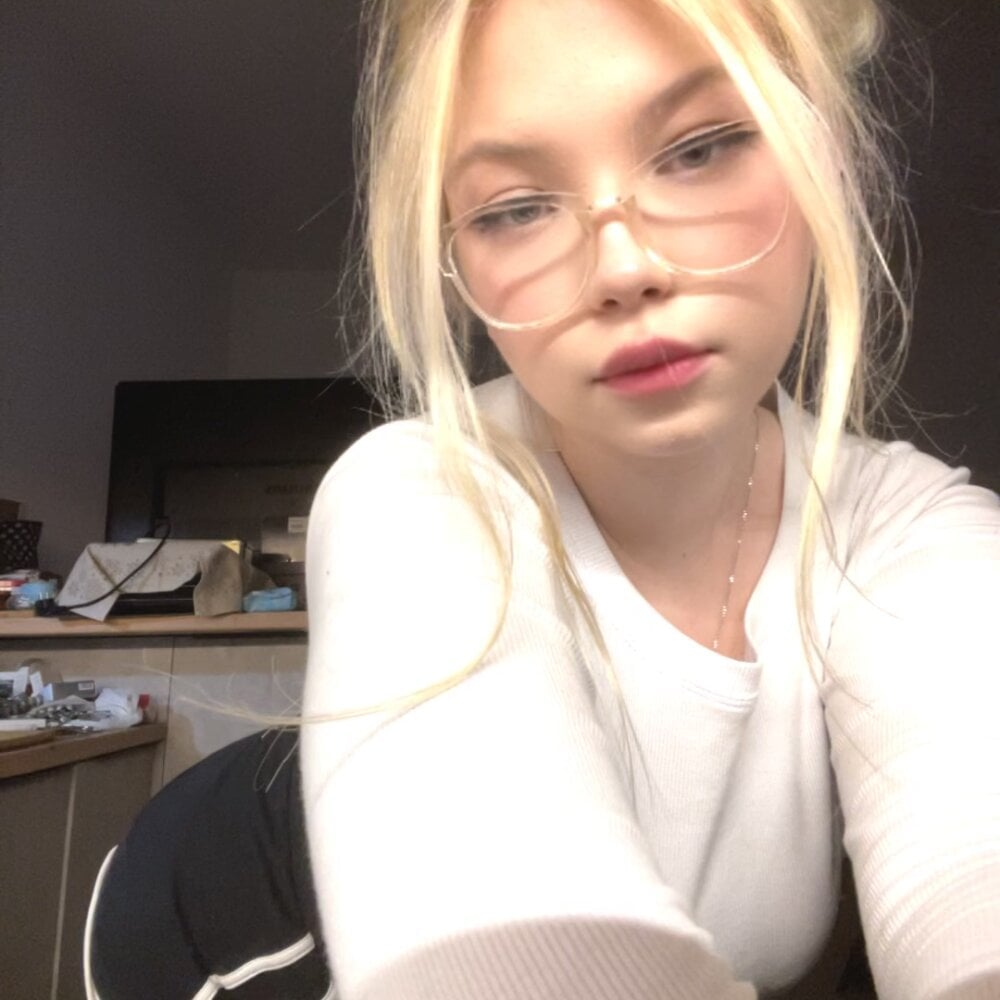 talia_sin Chatroom