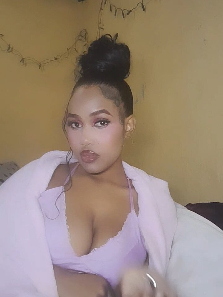 thique_doll Chatroom