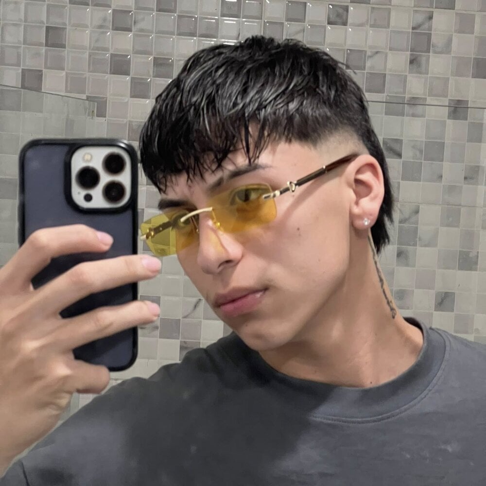 thomas__brandd1 Chatroom