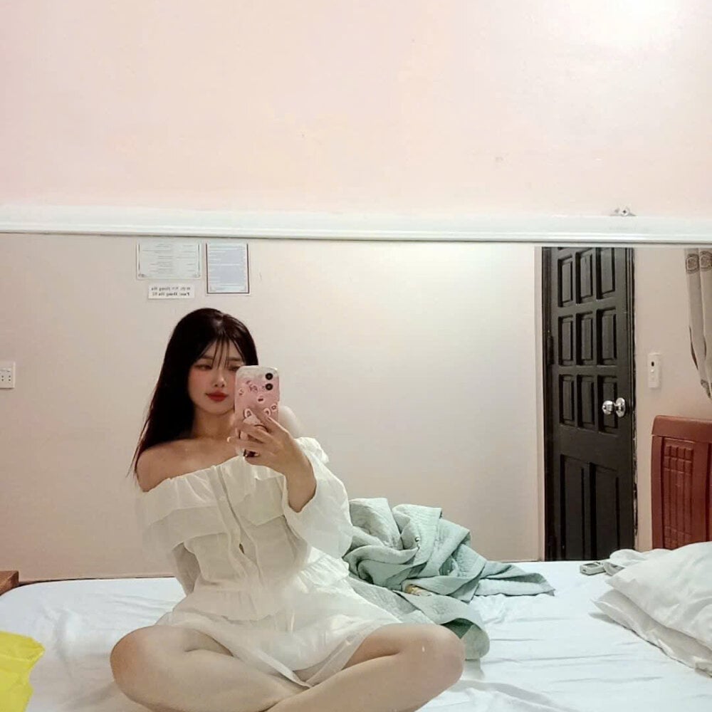 thuy_cute Chatroom