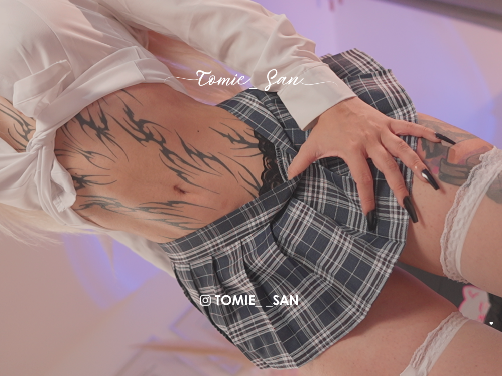 tomie_san Chatroom