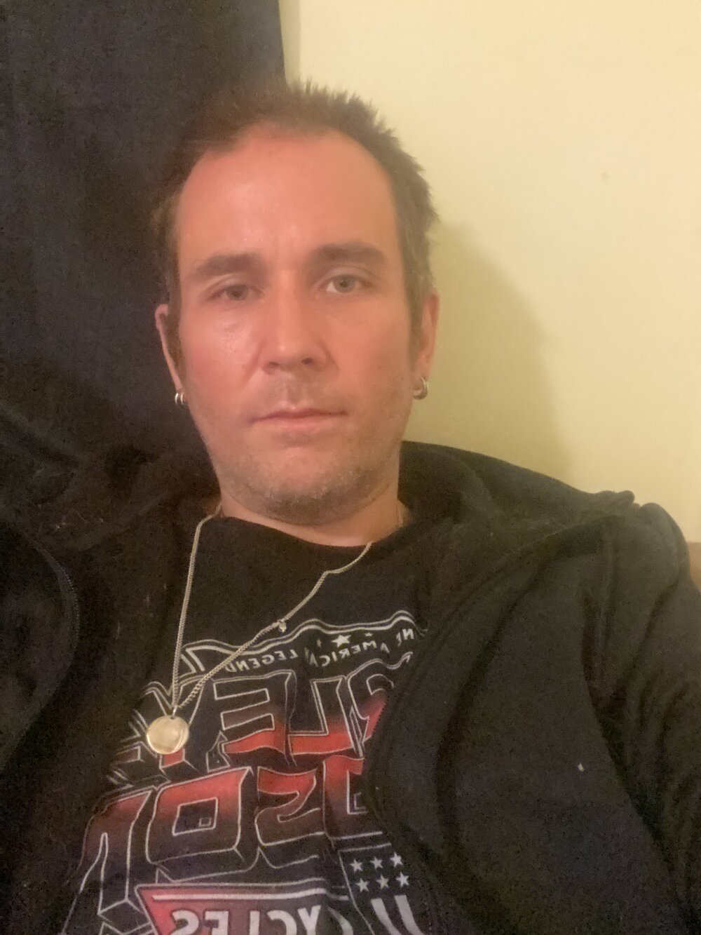 tonez1986 Chatroom