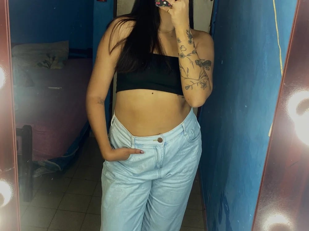 tunena_V Chatroom