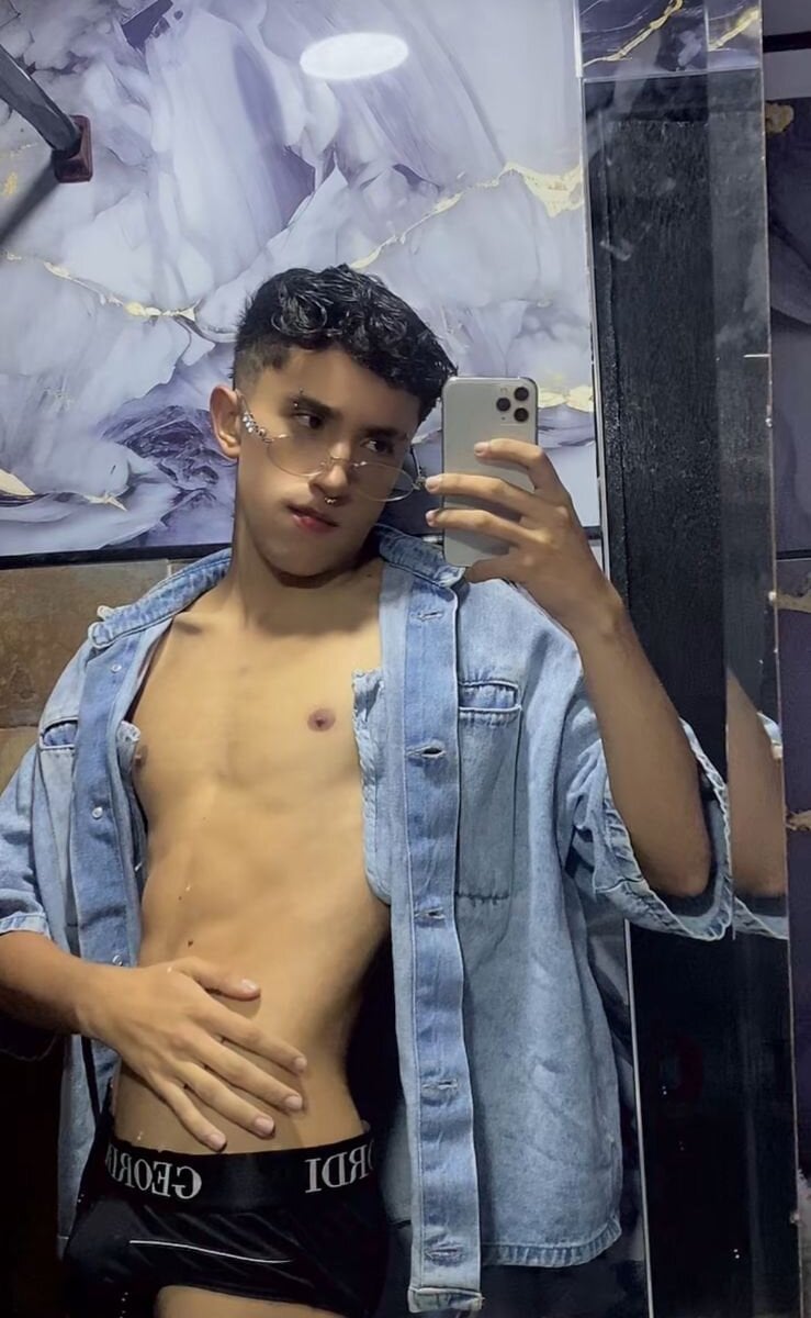 twoheartsvg Chatroom