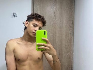 tylernova's Live Webcam tylernova