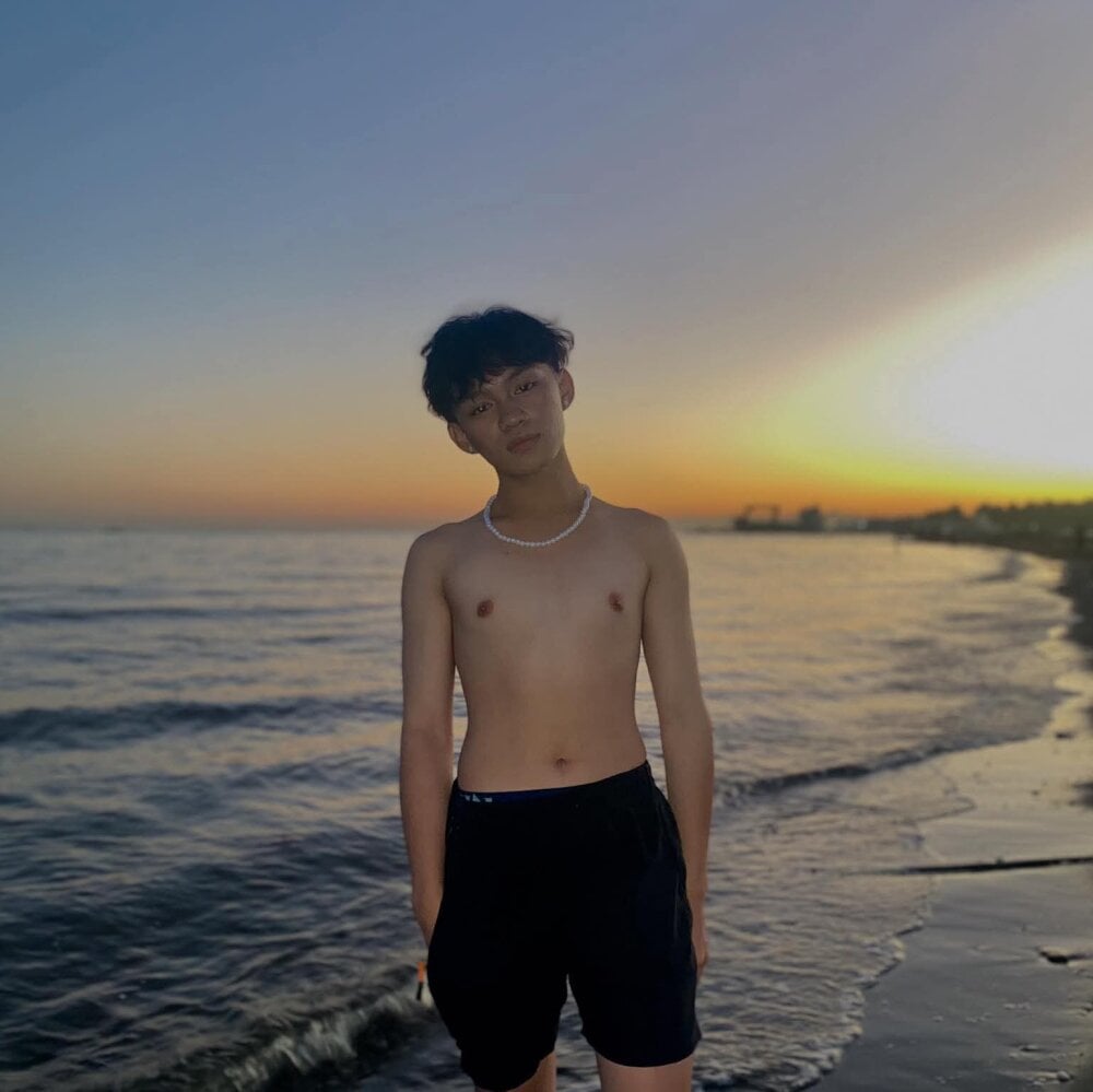 urasiantwinkbigcock Chatroom