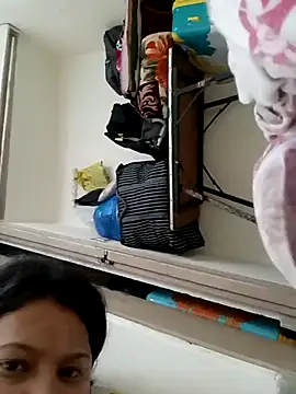 urvashi143143 Chatroom